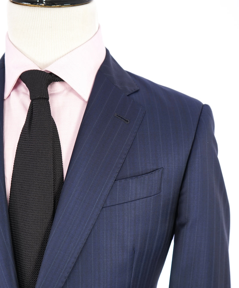 ARMANI COLLEZIONI - "EXECUTIVE Collection" Blue Stripe Super 150's Suit- 40R