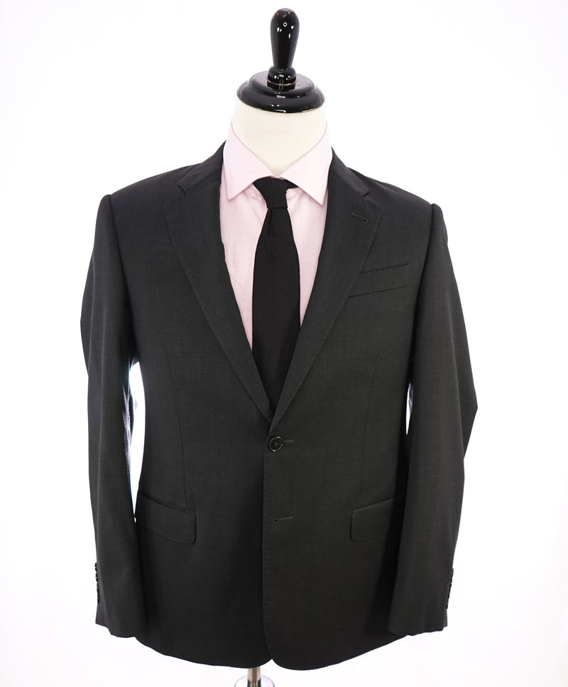 $1,895 ARMANI COLLEZIONI - Charcoal Gray Suit "G Line / Natural Stretch " -  40S