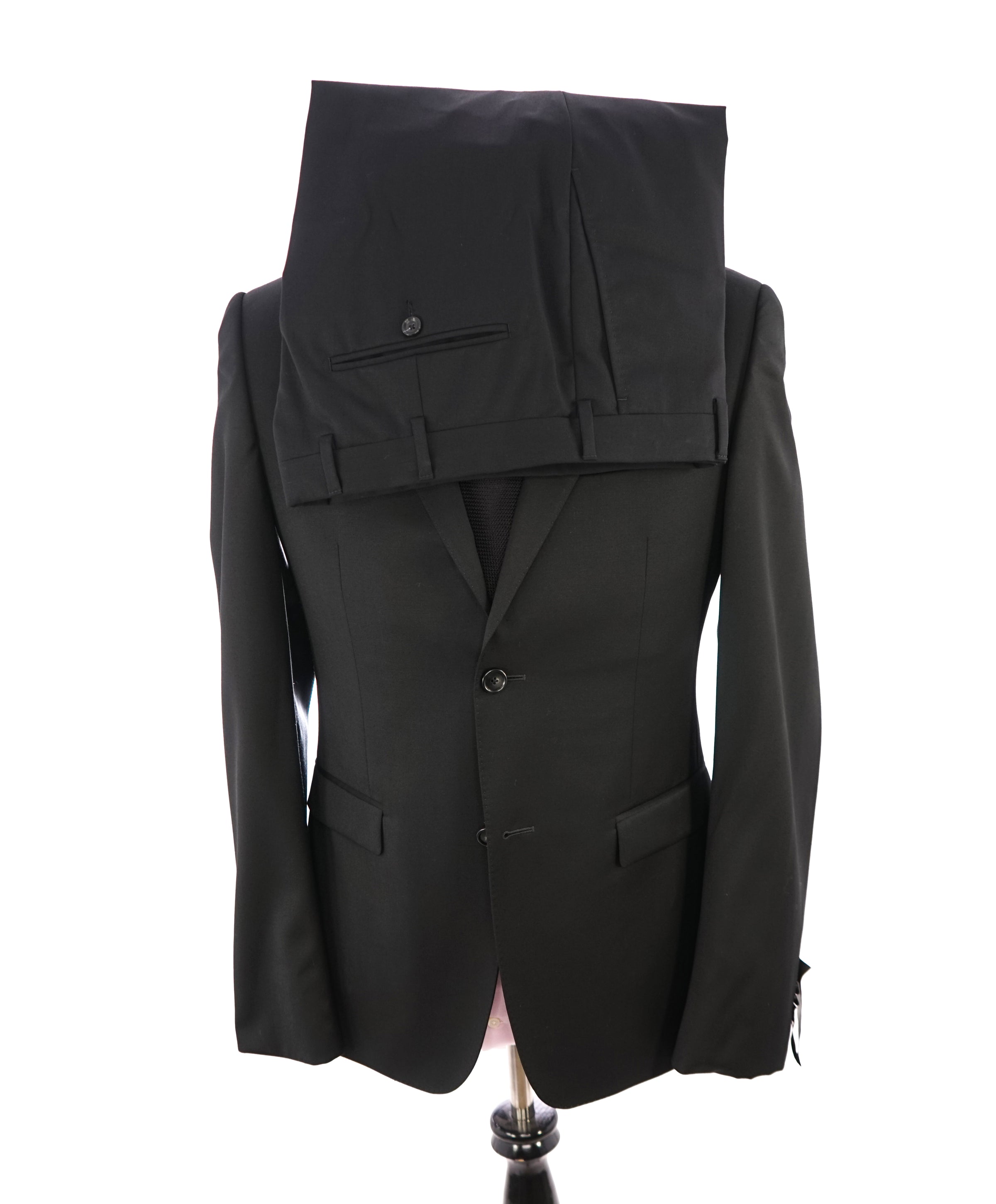 Z Zegna 16 No-Slip Plastic Suit Jacket Coat Hangers 3-Pack Black Assorted