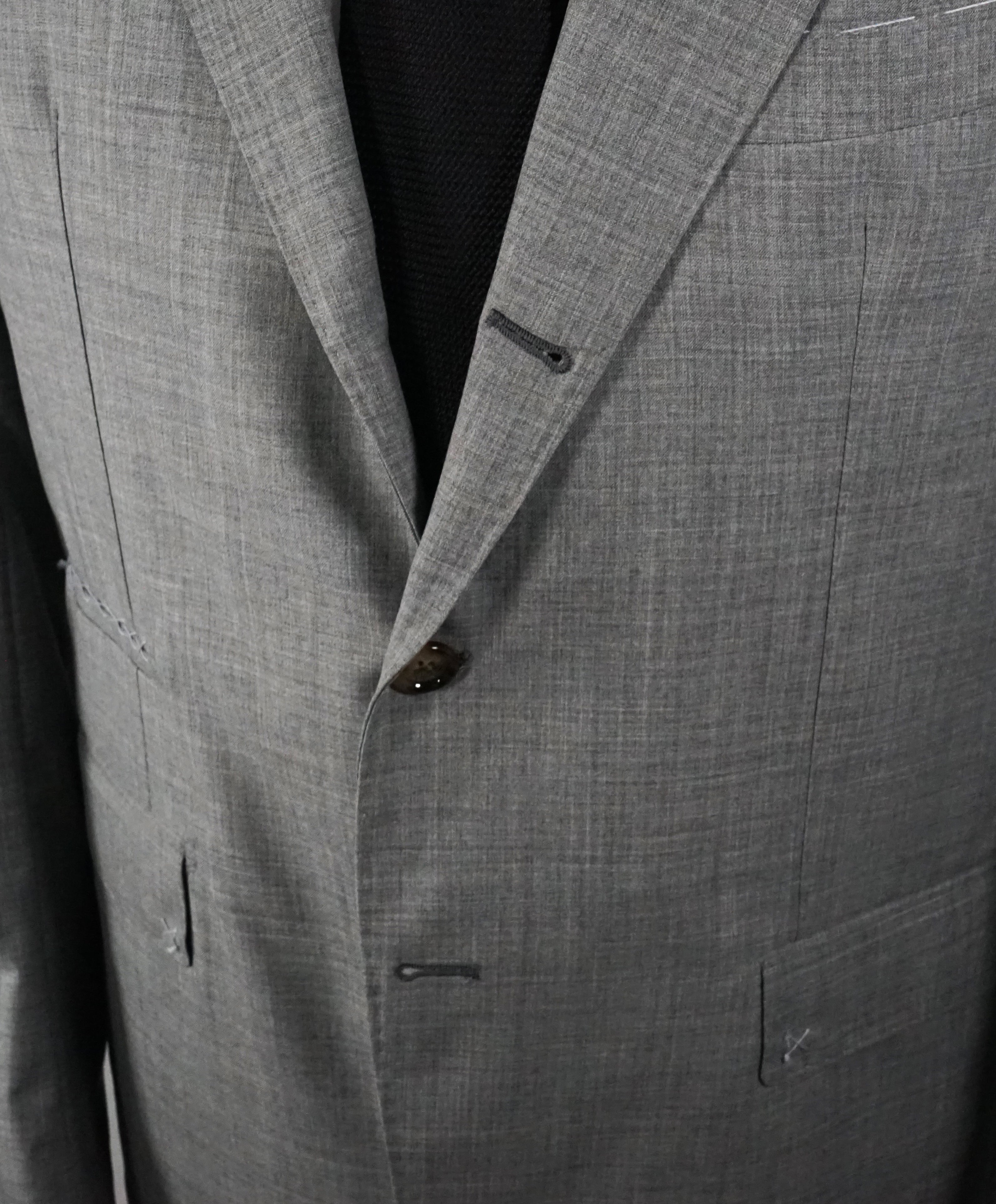 ELEVENTY - Semi-Lined Gray 2-3 Button Roll Lapel Suit - 40R