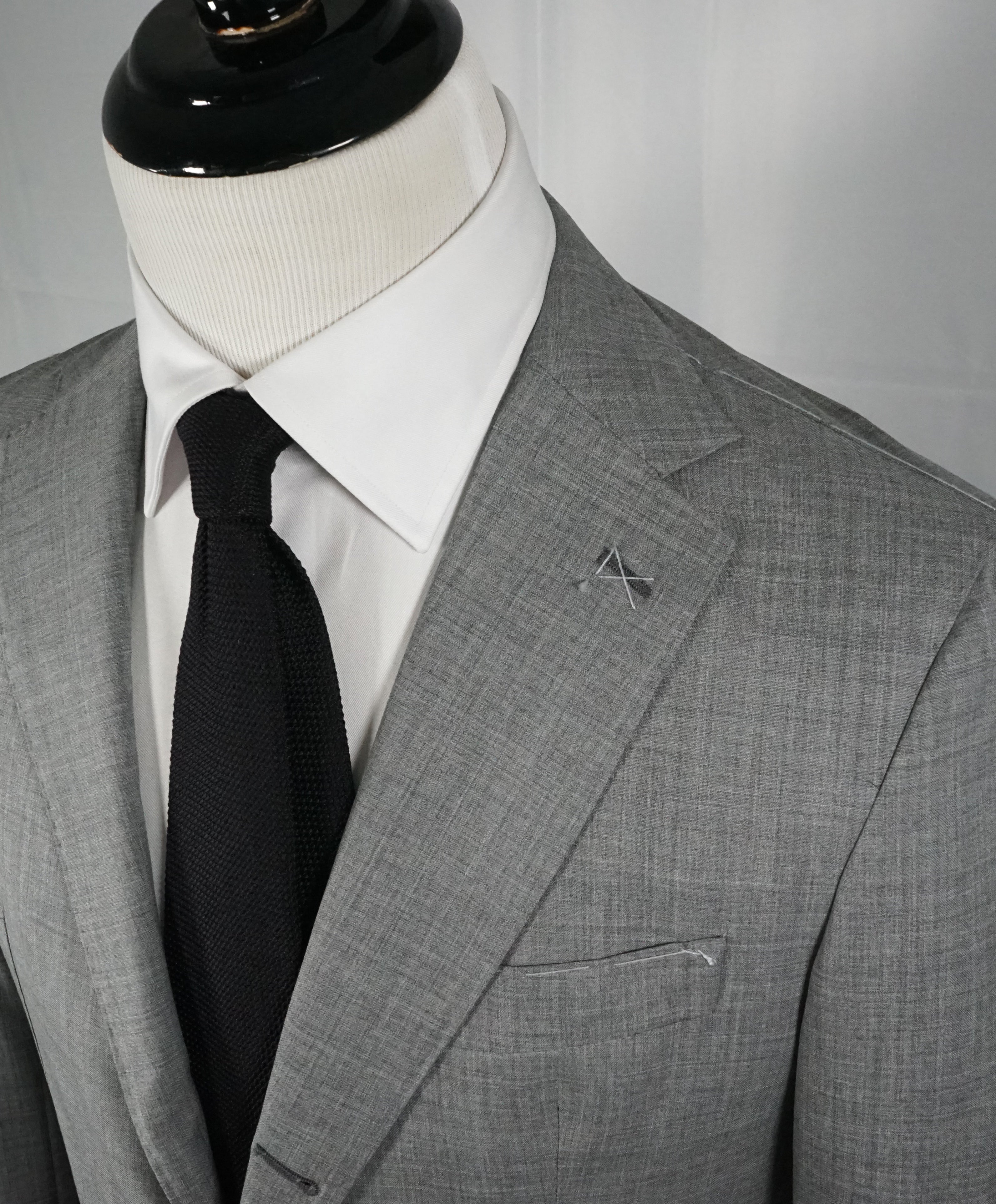 ELEVENTY - Semi-Lined Gray 2-3 Button Roll Lapel Suit - 40R