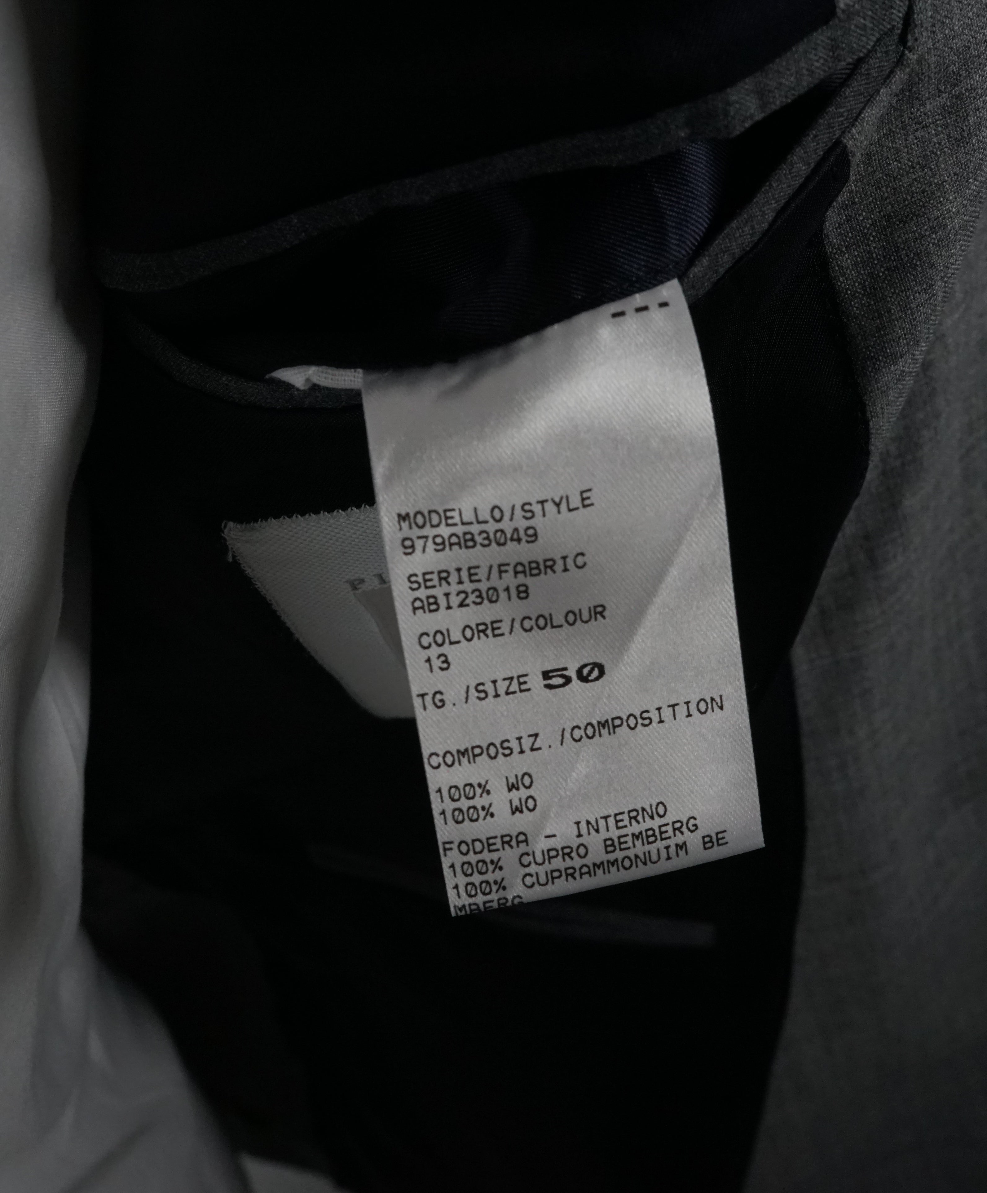 ELEVENTY - Semi-Lined Gray 2-3 Button Roll Lapel Suit - 40R