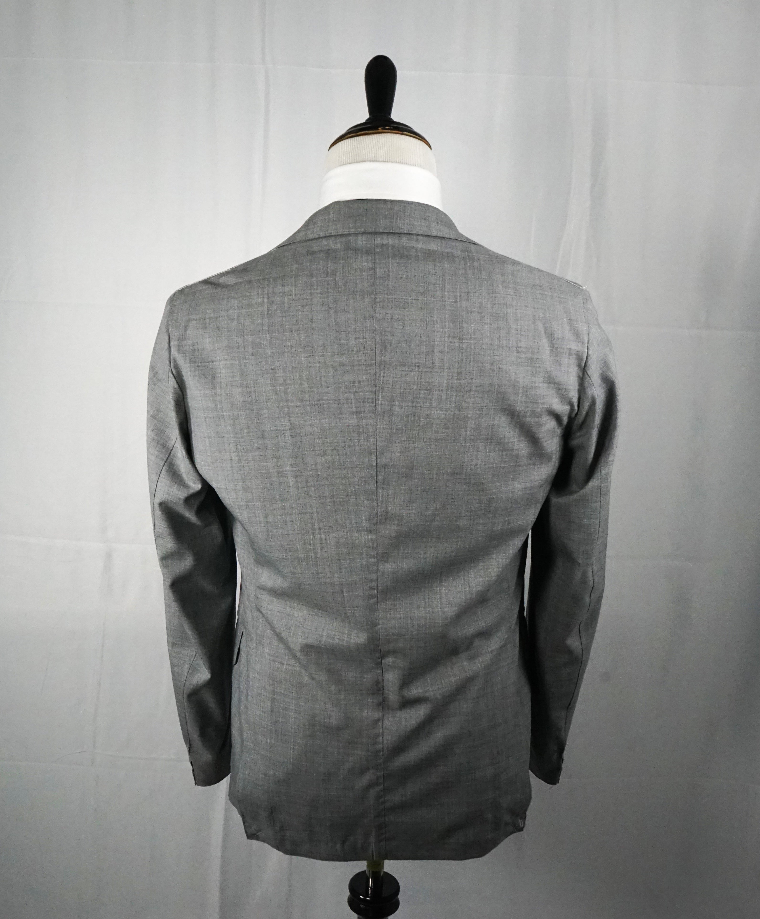 ELEVENTY - Semi-Lined Gray 2-3 Button Roll Lapel Suit - 40R
