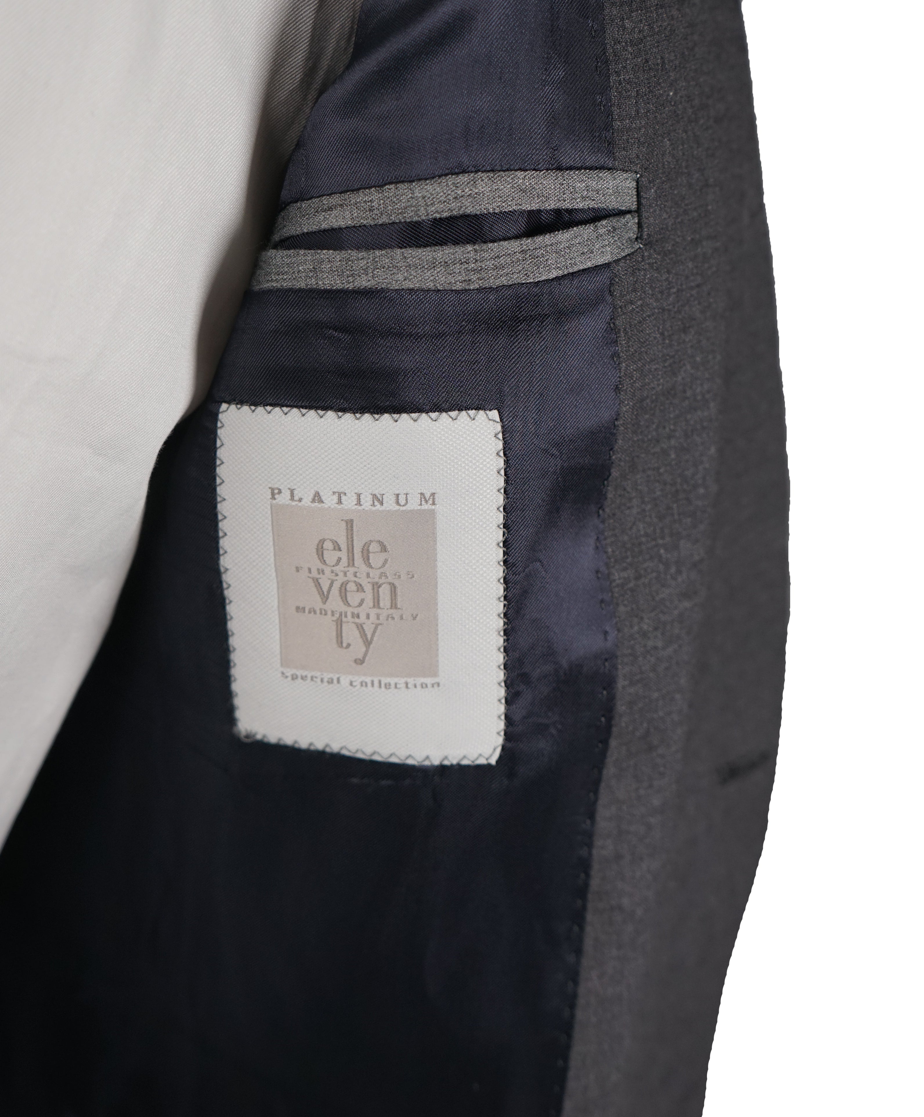 ELEVENTY - Peak Lapel Gray LORO PIANA Fabric Wool & Silk Suit - 40R