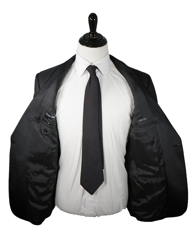 GIORGIO ARMANI - Black Wide Peak Lapel “Soft” Super 160’s Tuxedo Suit - 44R