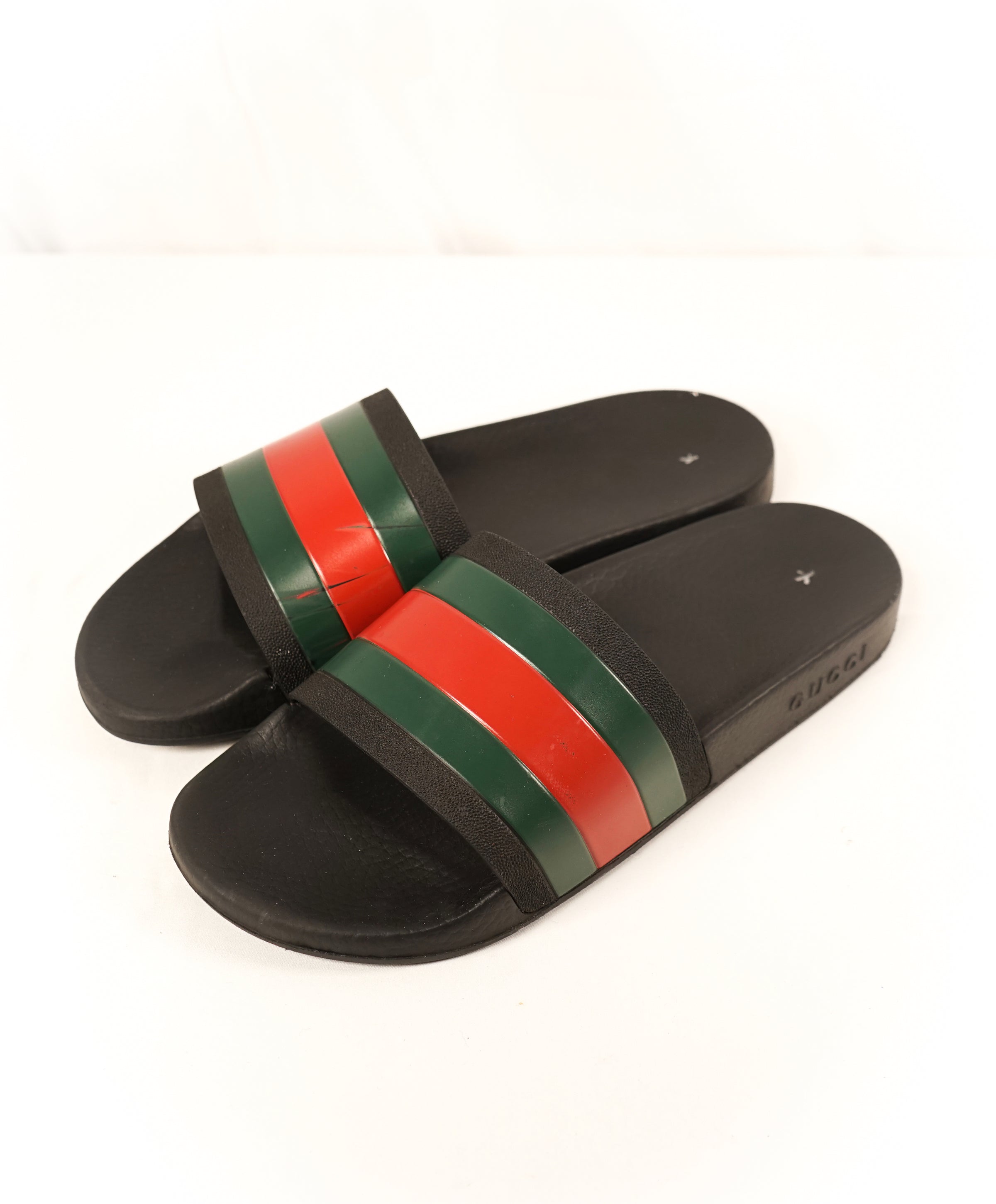 Gucci slippers green and red deals
