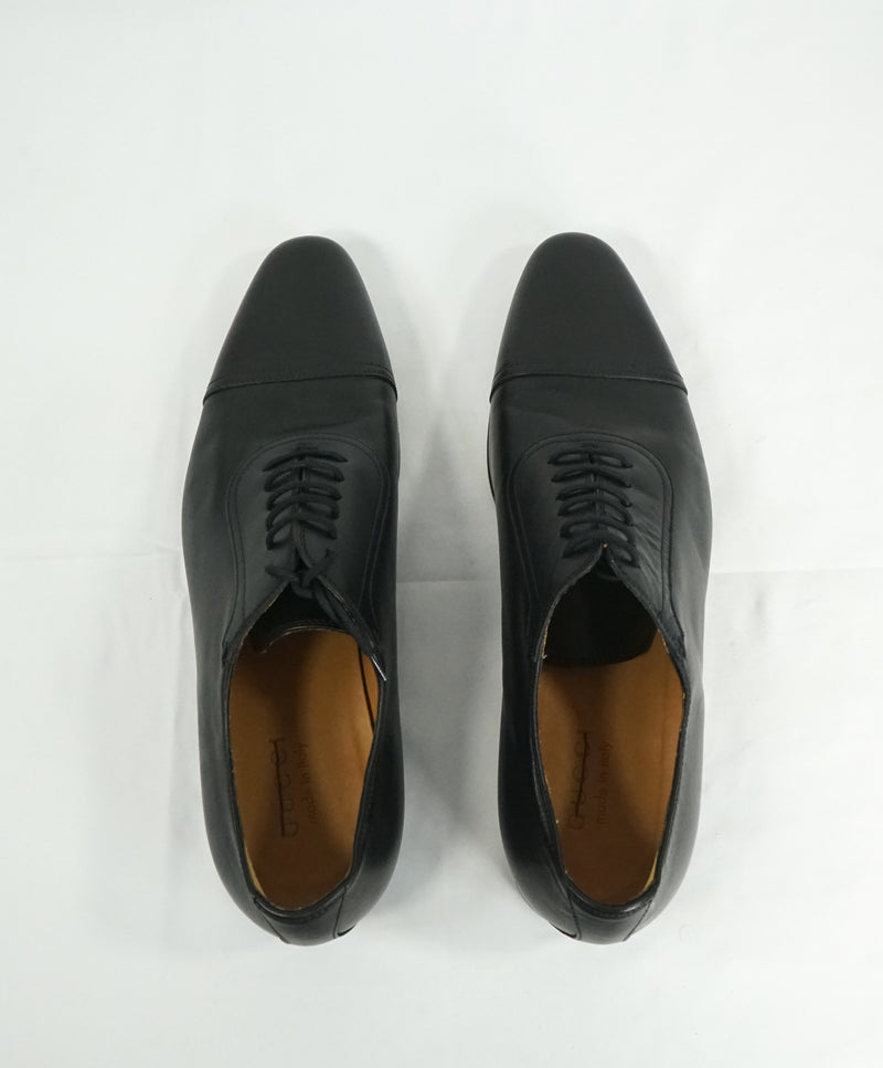 GUCCI - "Drury" Black Slim Silhouette Engraved Heel Oxfords - 9.5
