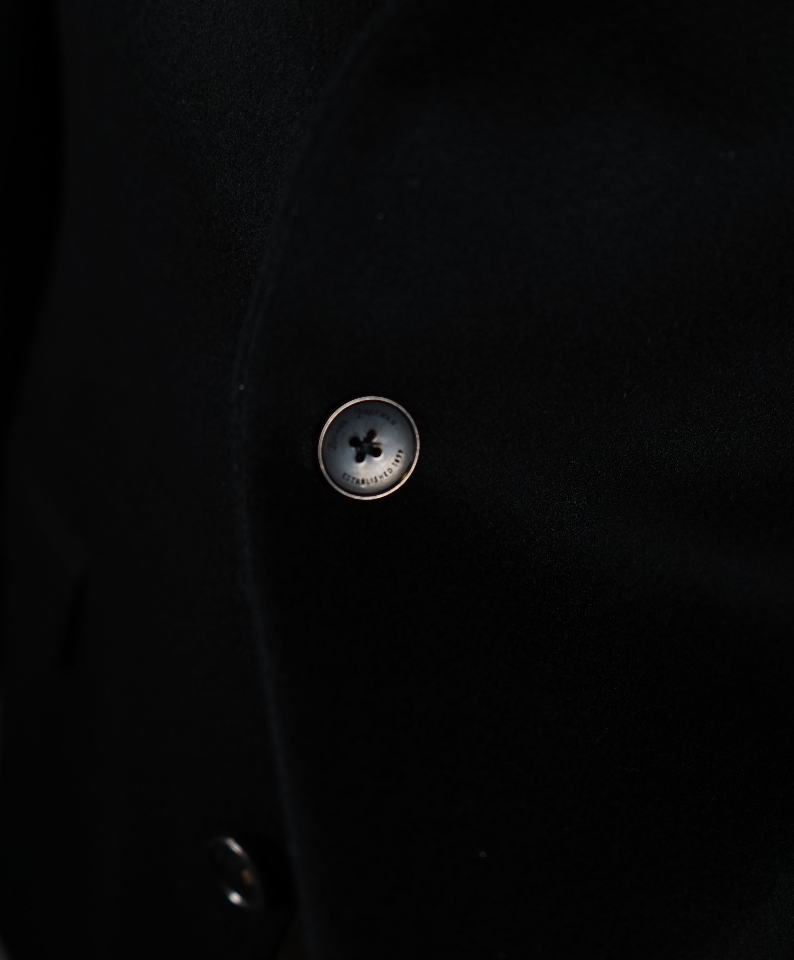 HICKEY FREEMAN - 100% Cashmere Black Blazer Engraved Buttons - 42R