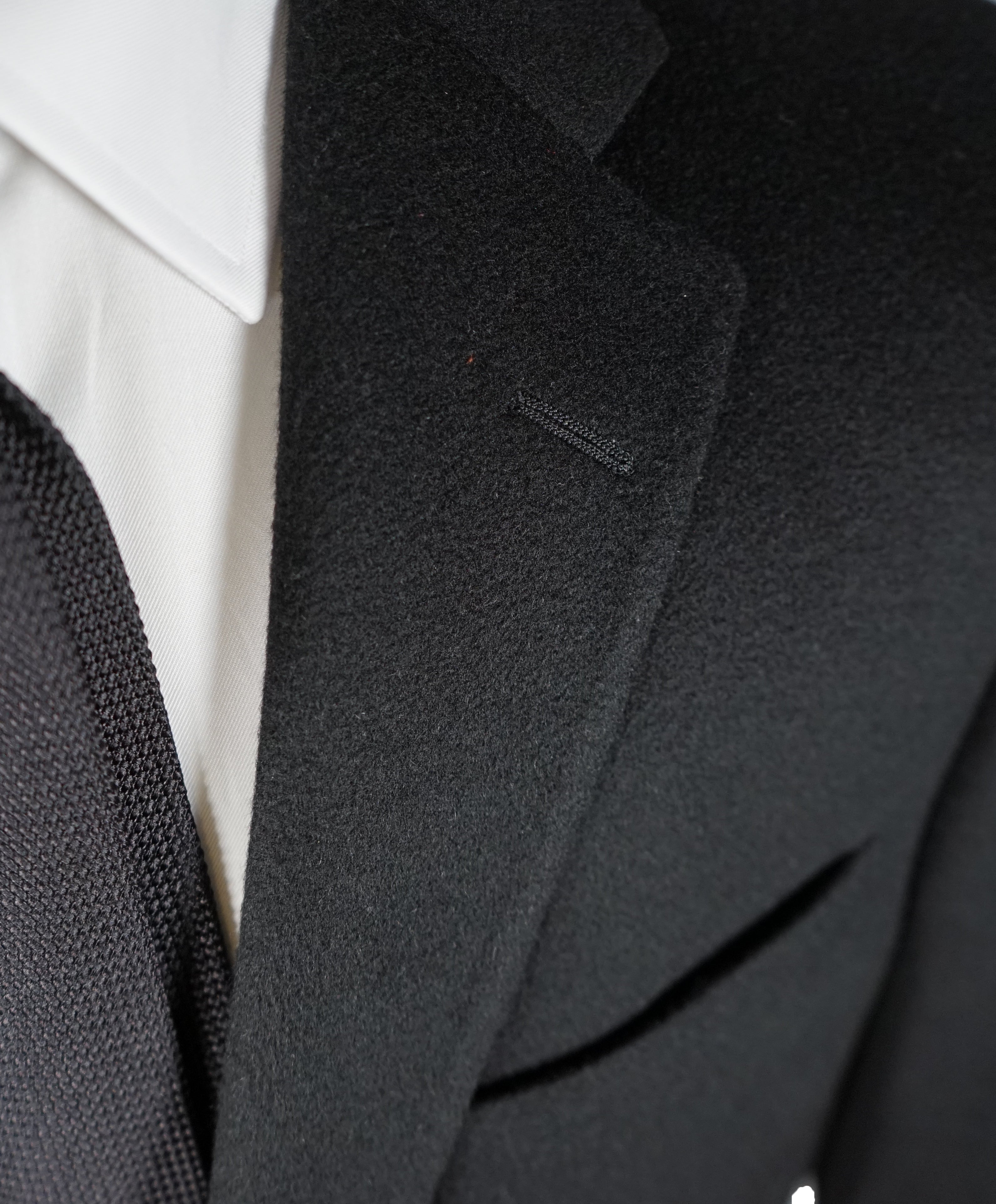 HICKEY FREEMAN - 100% Cashmere Black Blazer Engraved Buttons - 42R