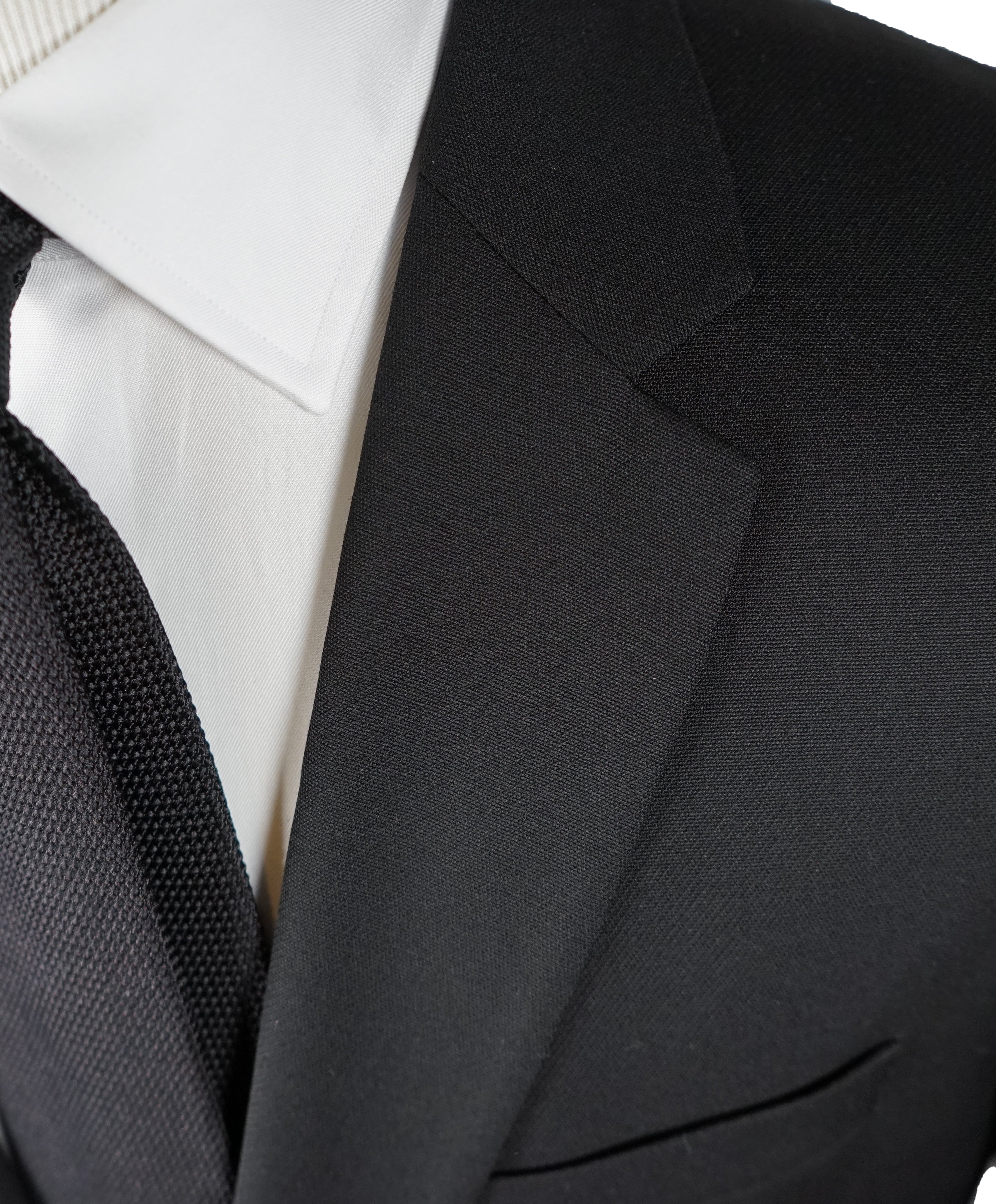 HUGO BOSS - The Grand/Central Black Textured Fabric 2-Button Suit - 44L