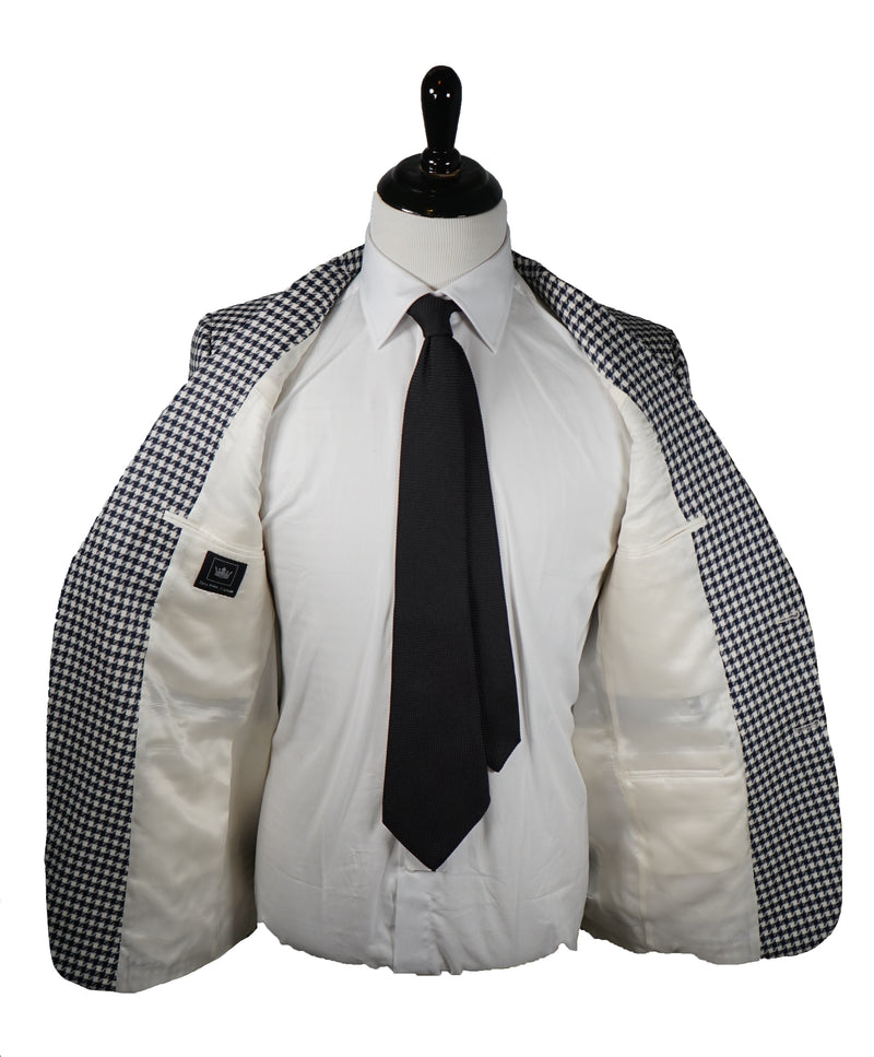 SAKS 5TH AVE BY HICKEY FREEMAN - Navy & Ivory Houndstooth Wool Blazer - 46L