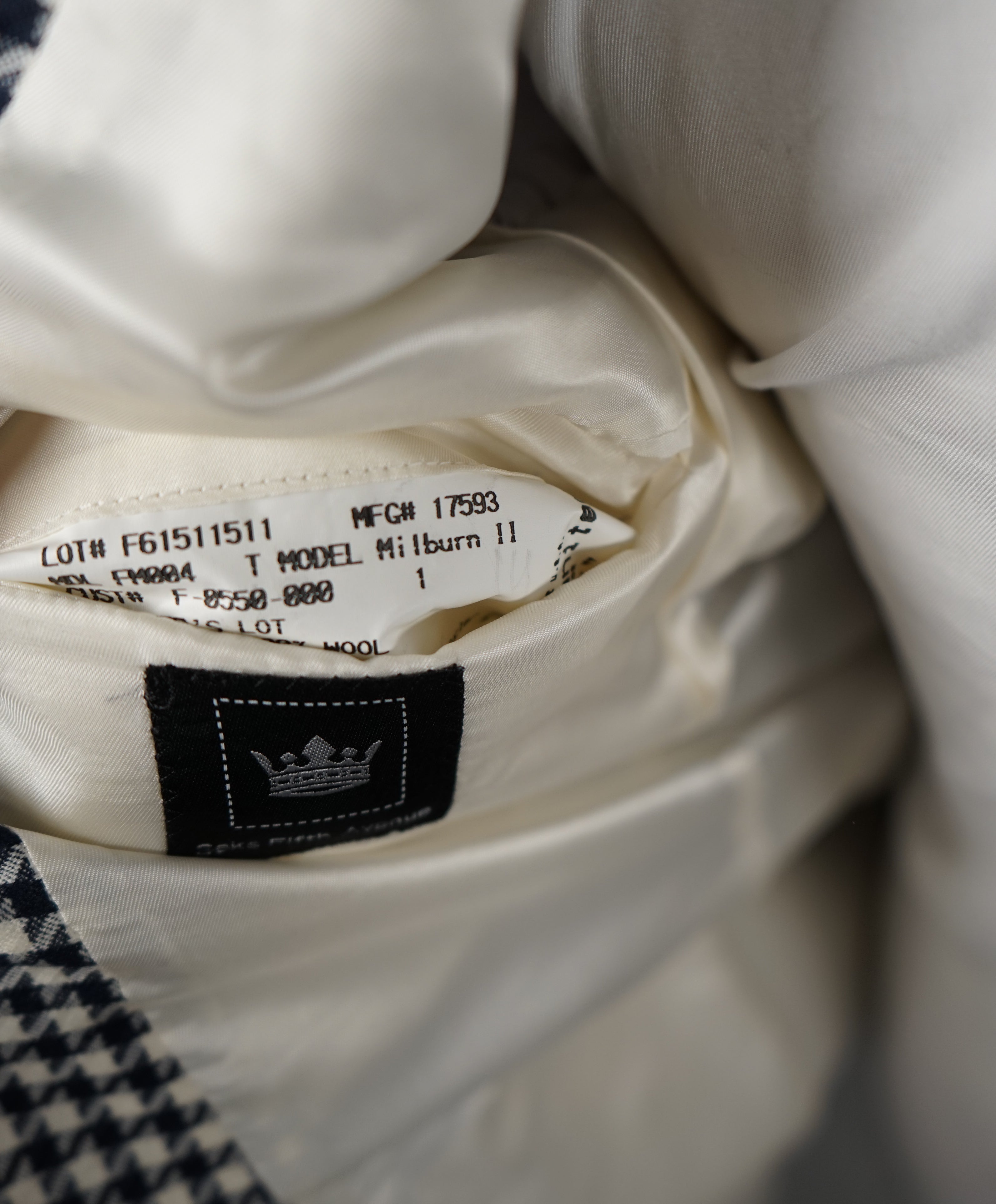 SAKS 5TH AVE BY HICKEY FREEMAN - Navy & Ivory Houndstooth Wool Blazer -  38R