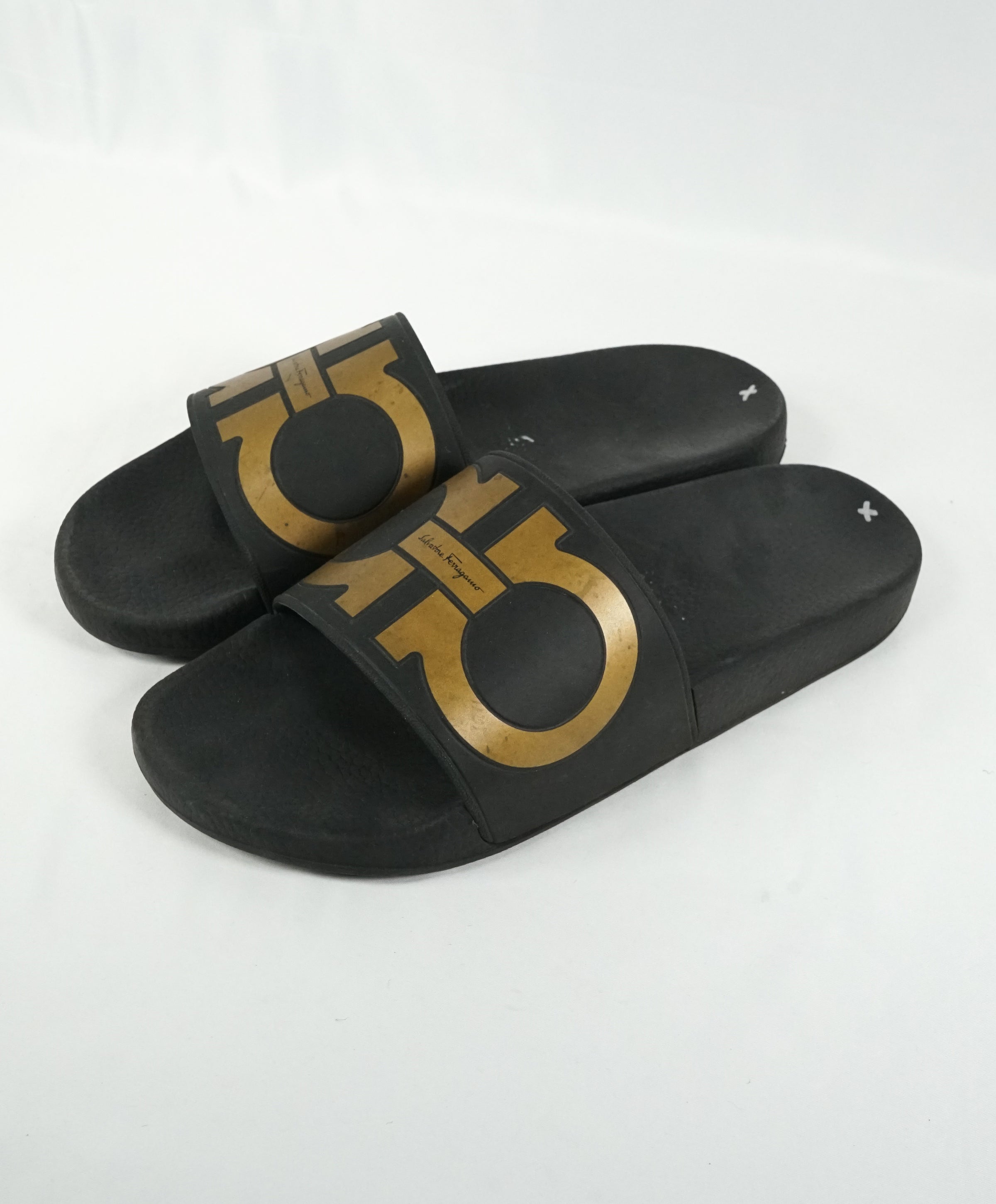 Ferragamo Groove Gancini Slide Sandal, Black/Gold