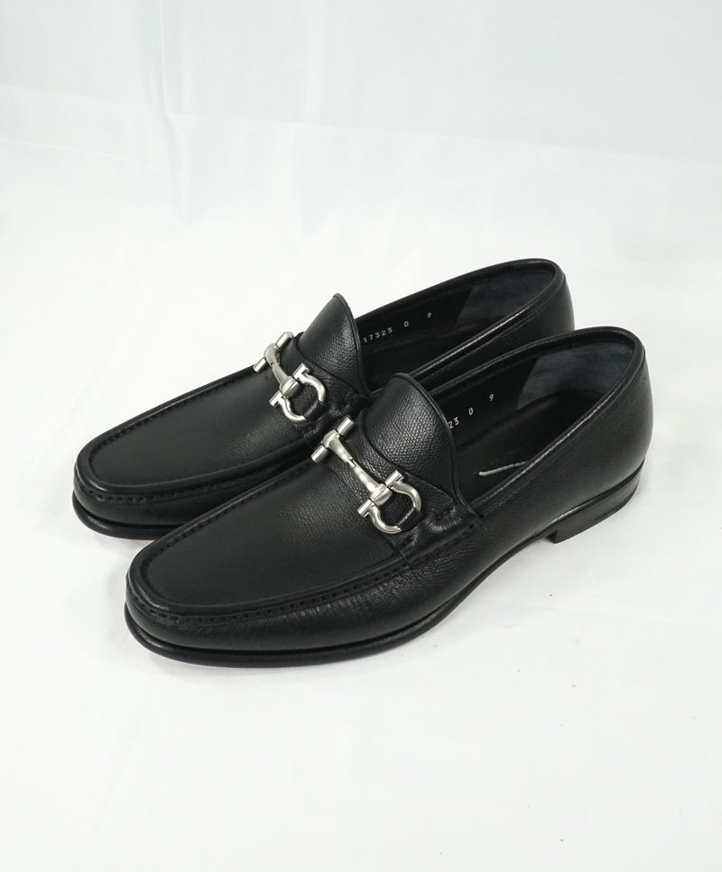 SALVATORE FERRAGAMO Mason Pebbled Leather Logo Bit Loafers 9